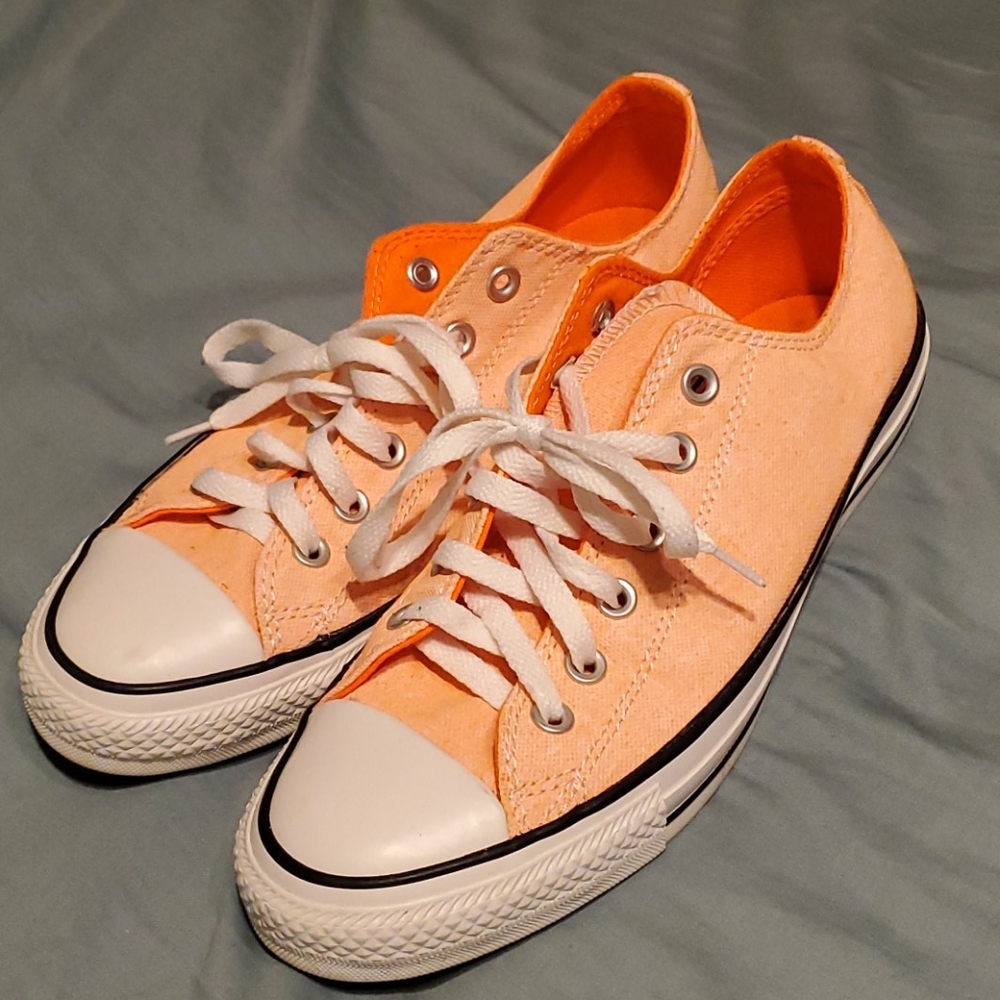 Converse Low tops